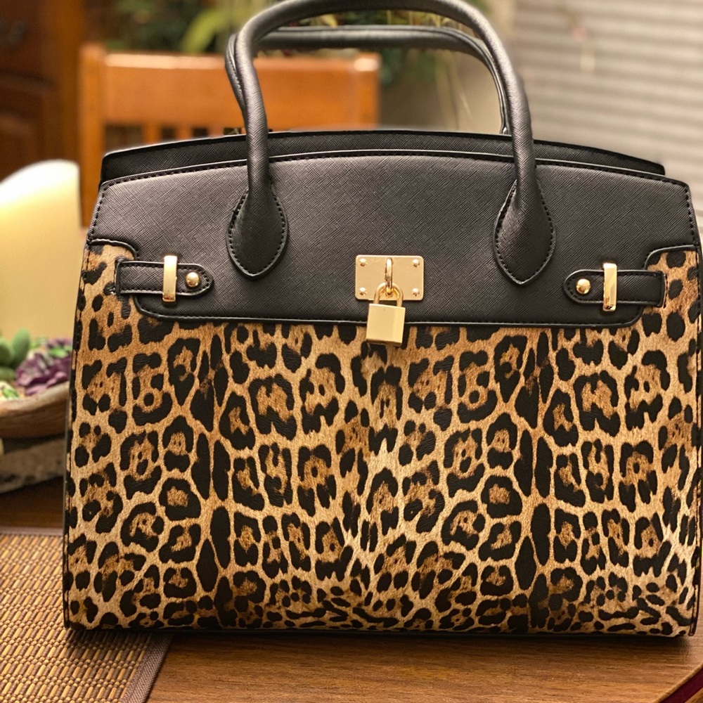 Faux leopard tote bag